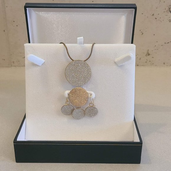 NWT Sparkly Silver & Gold Colored Necklace/ Earring Set. - Picture 2 of 14